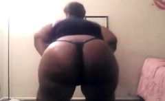 Bbw Ebony Oily Fat Ass Shaking